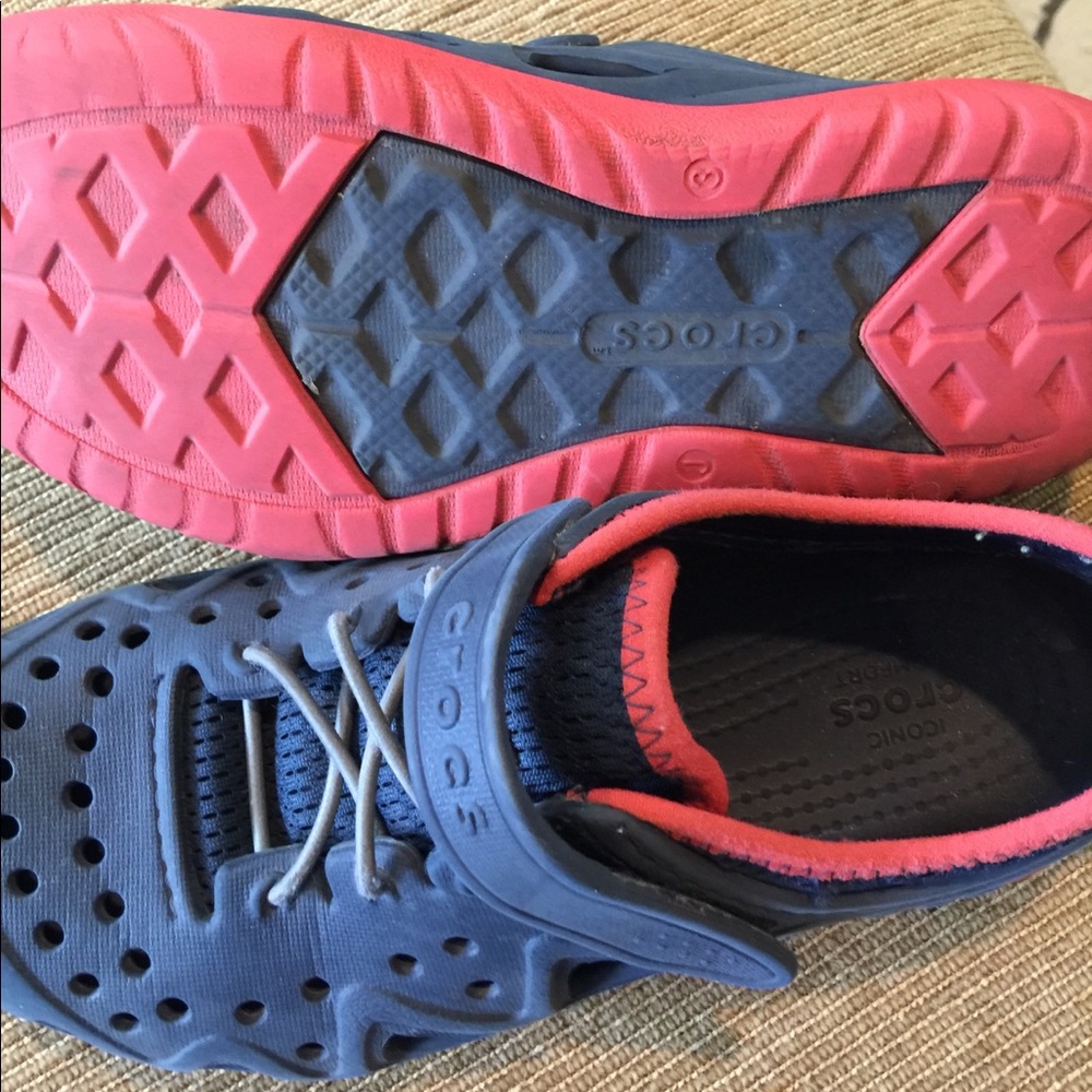 Crocs - size J3